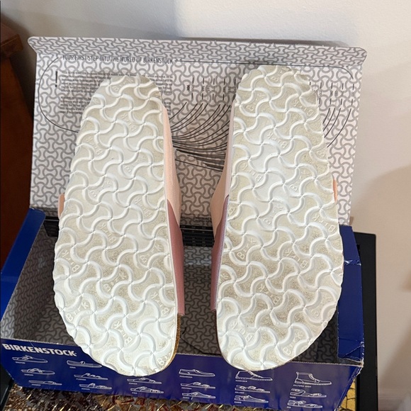 Birkenstock Ladies Light Pink Sandals-Sz 9 N - Picture 2 of 7